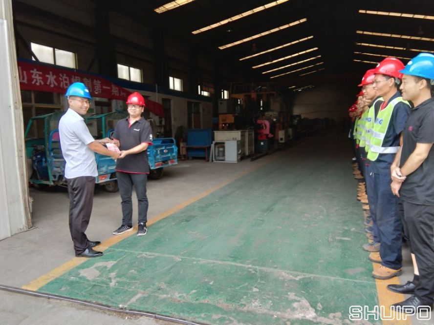 后服務(wù)部孫長(zhǎng)磊，在ABB機(jī)器人培訓(xùn)考試中榮獲第一名